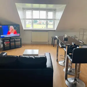 1 Bed Flat At Drum Street Edinburgh